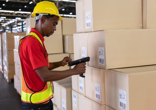 Traditional Inventory Tracking: Barcode Systems vs. RFID Warehouse Management